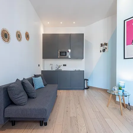 Garibaldi Square - Cosy 1bdr In The Old Town Niza