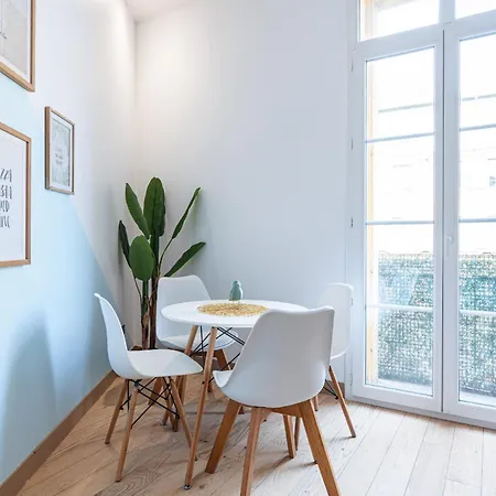 Апартаменты Garibaldi Square - Cosy 1bdr In The Old Town